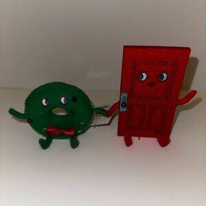 Target Spritz Felt Duos Christmas Pairs Door & Wreath NWT 2024 Wondershop